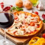 让你最喜欢的意大利晚餐感觉餐厅与这些简单的葡萄酒搭配
