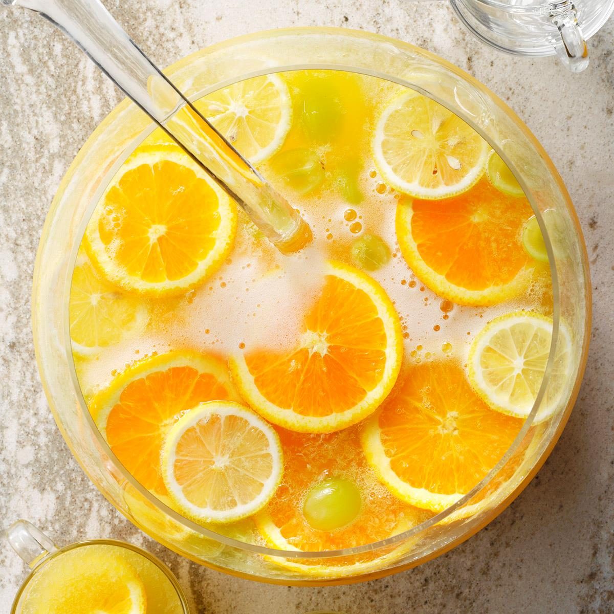柑橘白葡萄汁派对潘趣酒