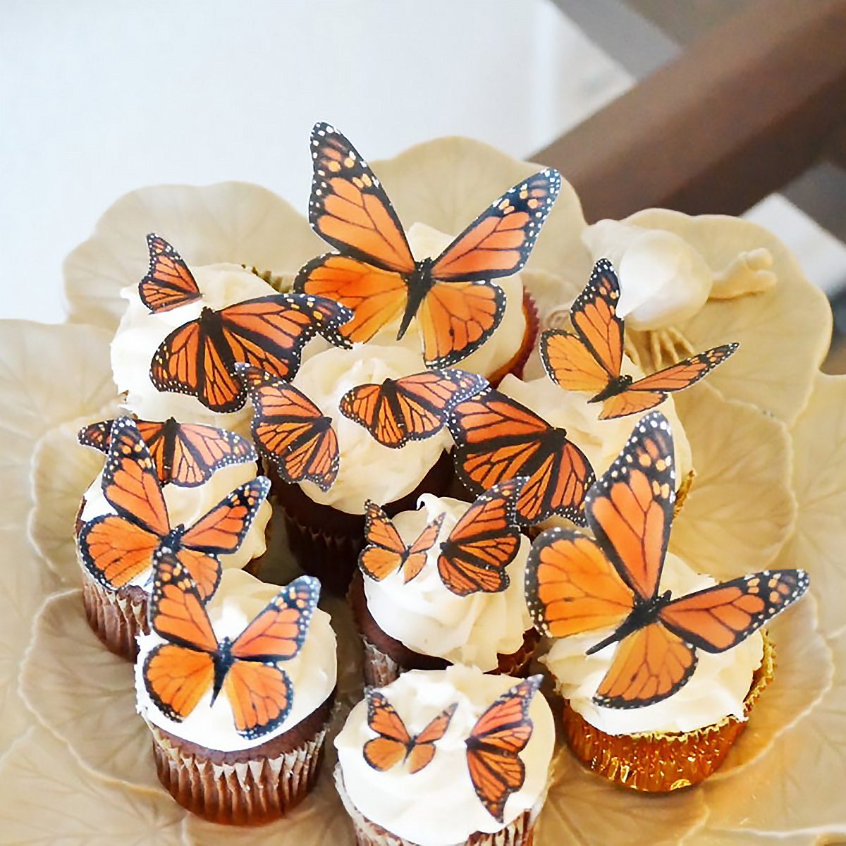 可食用蝴蝶-各种大小的君主-蛋糕和纸杯蛋糕顶部-婚礼蛋糕装饰